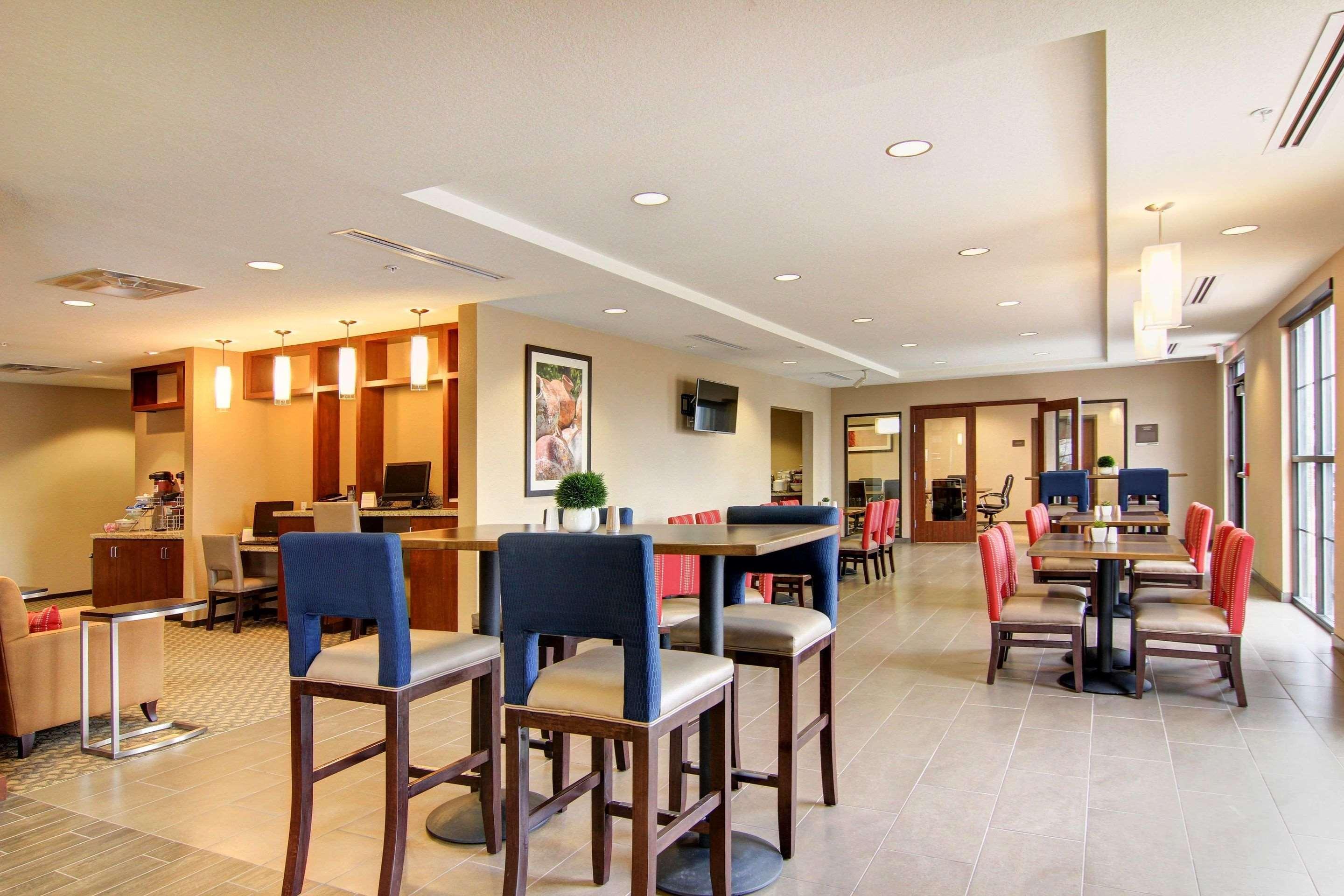 Comfort Suites Carlsbad Exterior photo