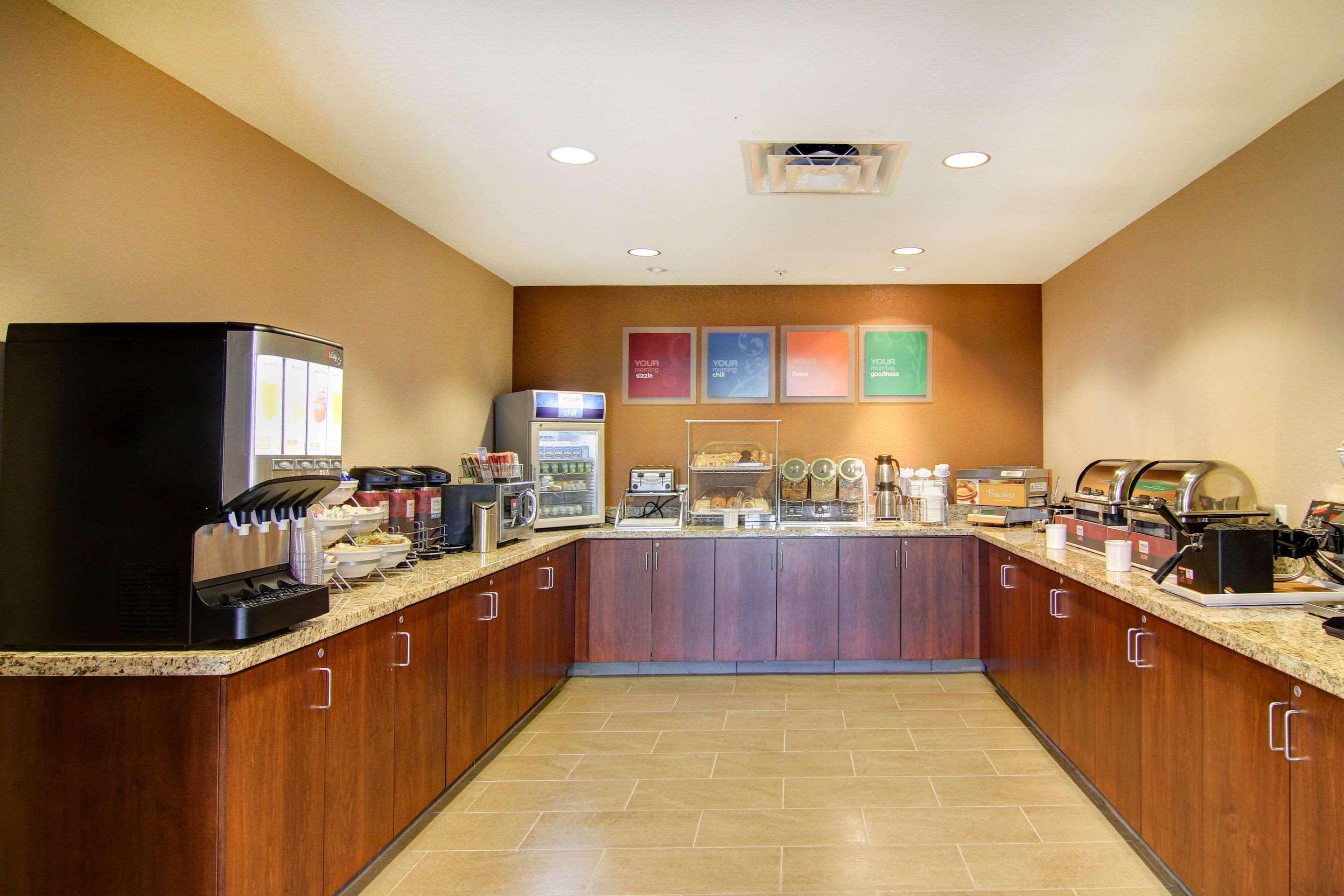Comfort Suites Carlsbad Exterior photo