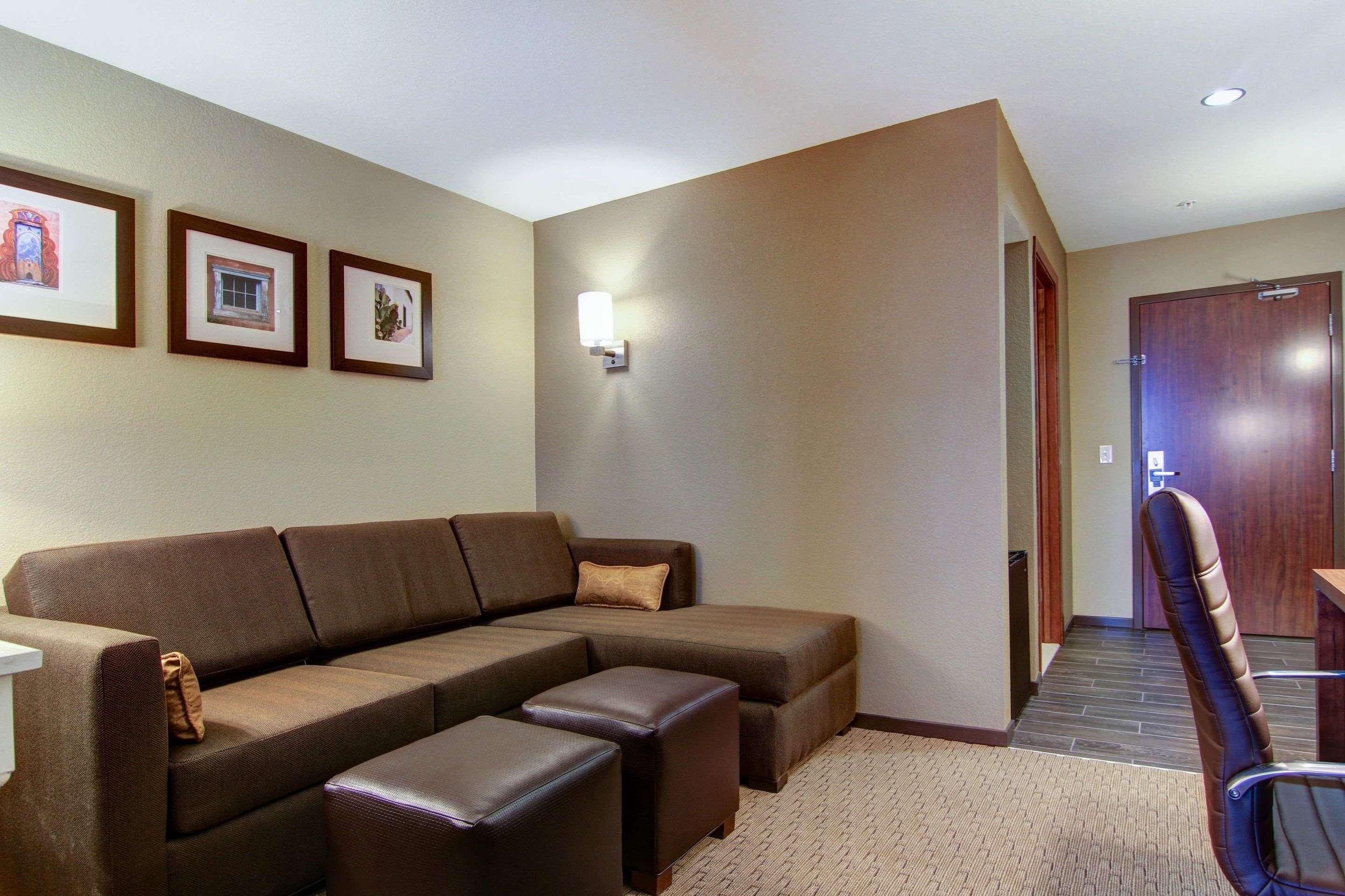 Comfort Suites Carlsbad Exterior photo