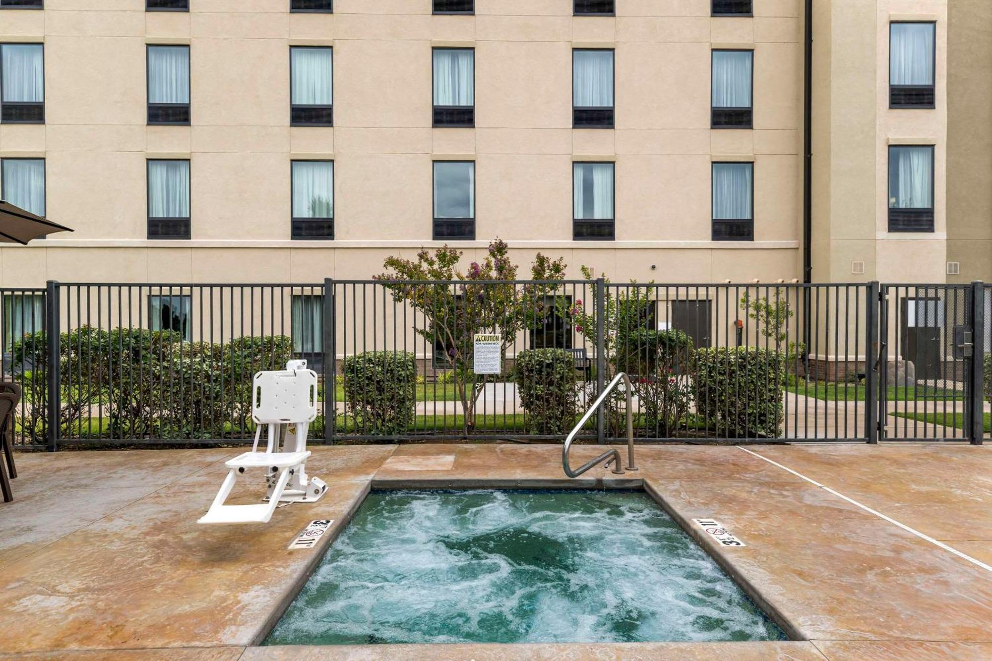 Comfort Suites Carlsbad Exterior photo