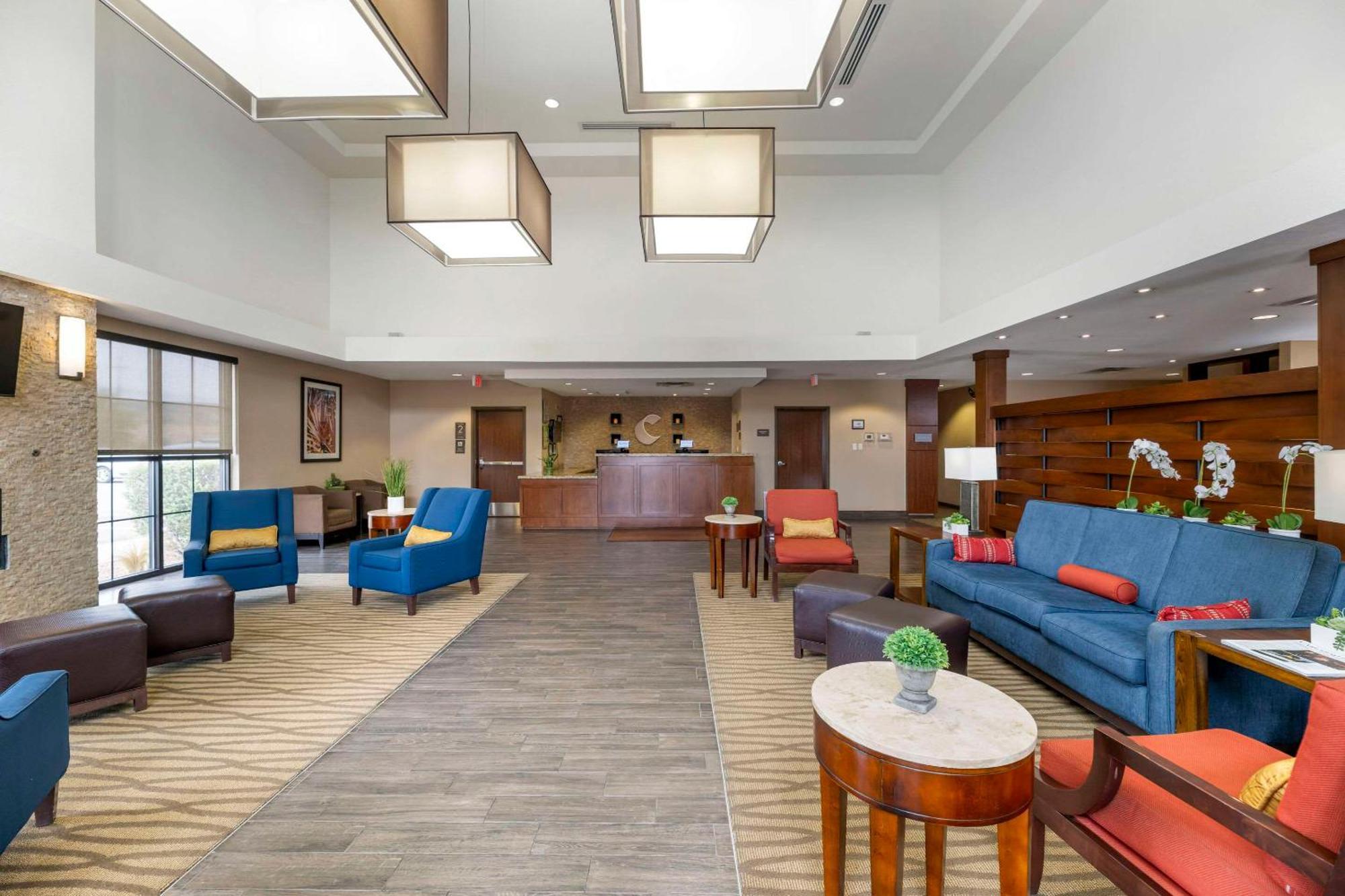Comfort Suites Carlsbad Exterior photo