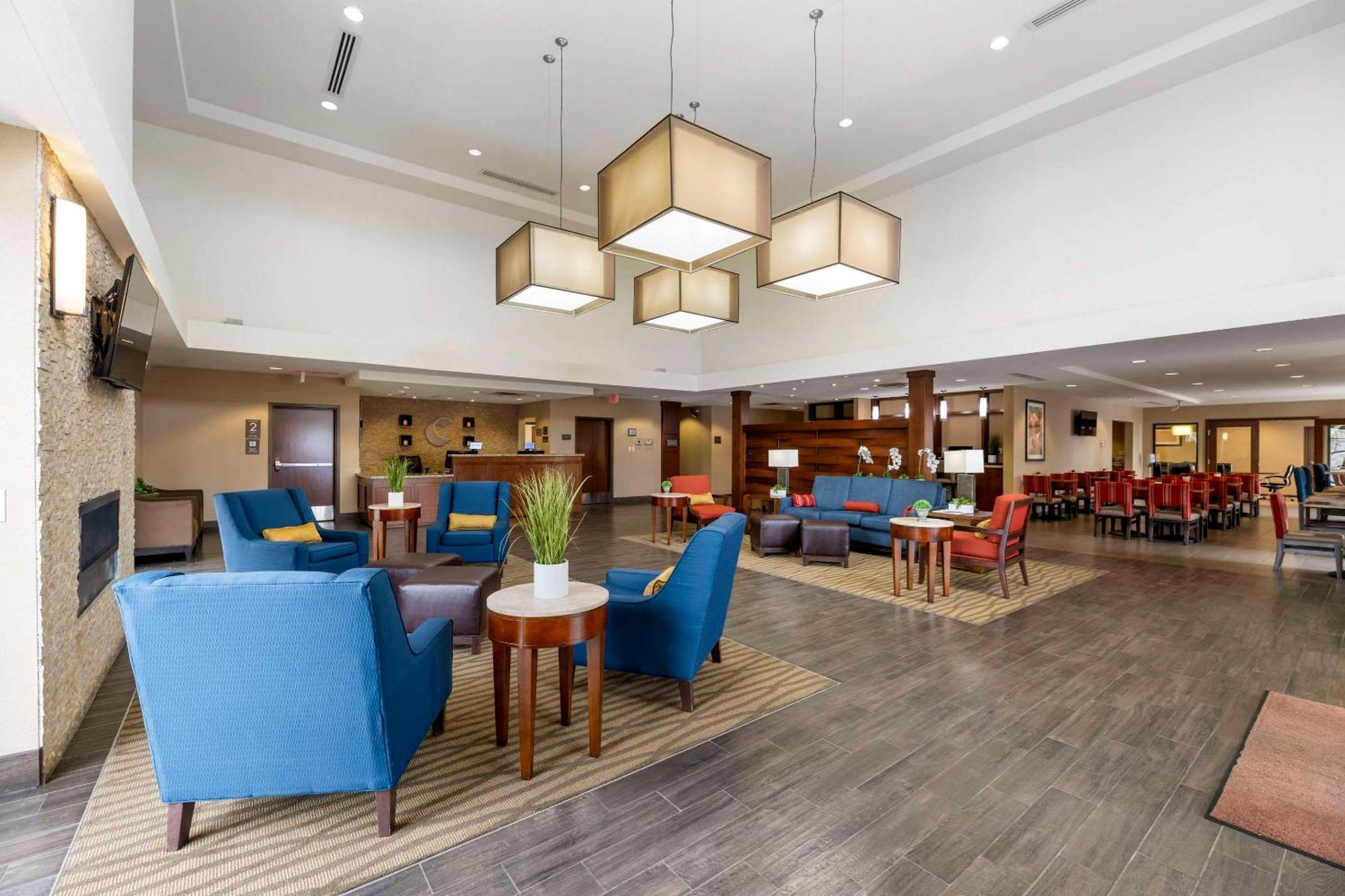 Comfort Suites Carlsbad Exterior photo
