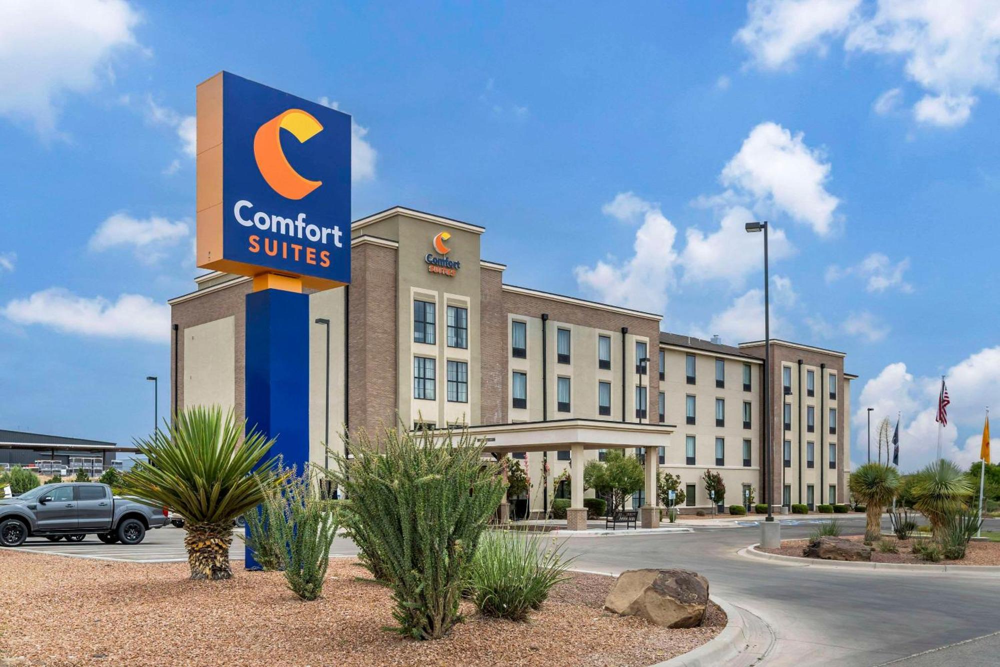 Comfort Suites Carlsbad Exterior photo